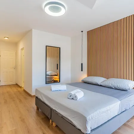 & Klemenc Apartment Cres