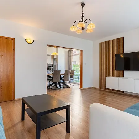Apartment & Klemenc *