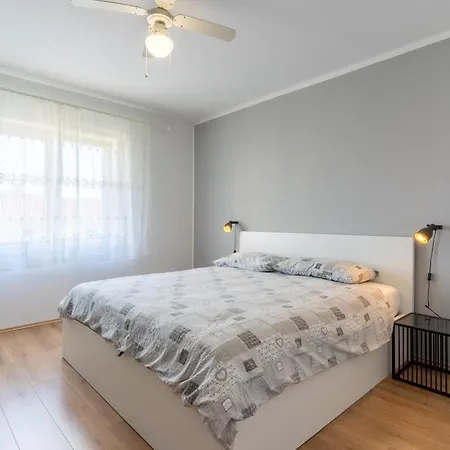 & Klemenc Lägenhet *