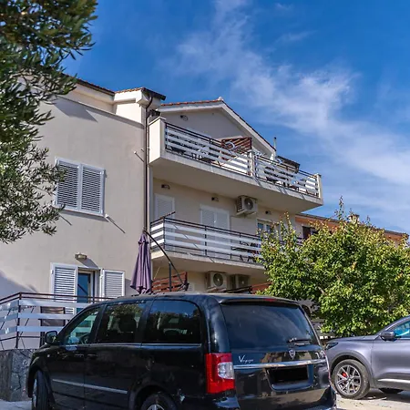 Apartment & Klemenc *