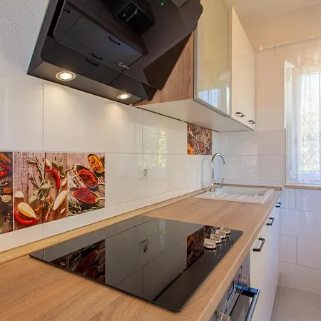 & Klemenc Apartment