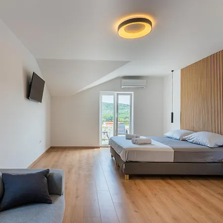 & Klemenc Appartement Cres