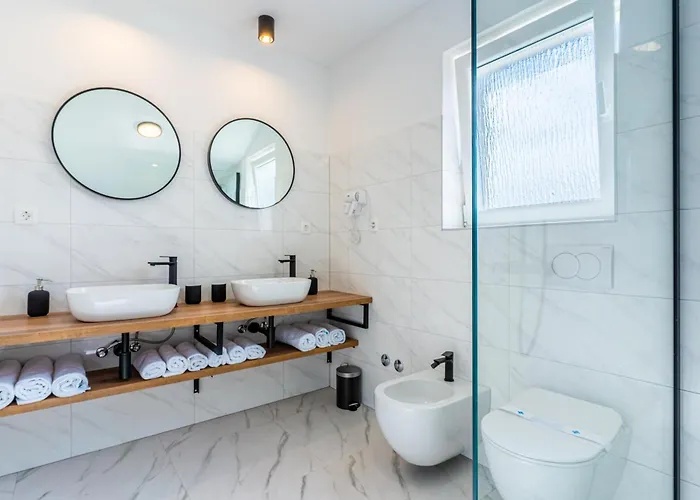 Apartments&rooms Klemenc * Cres